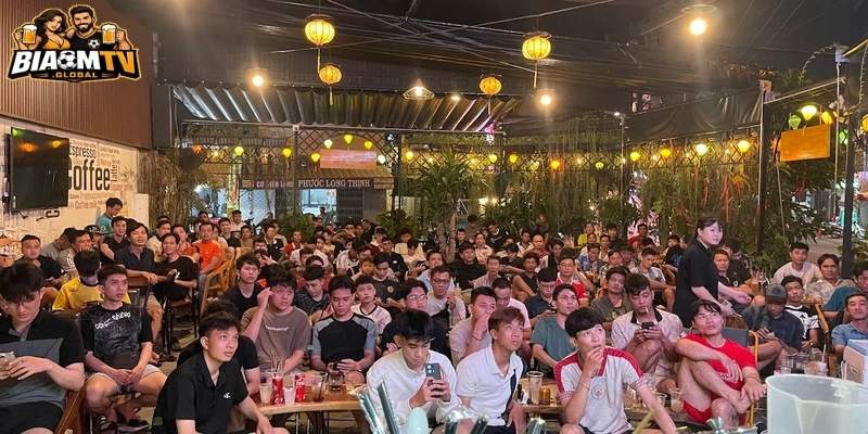 Vì sao nên xem bóng đá tại quán cafe? 